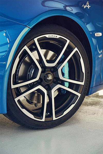 Alpine A110 سيارة تفوق التوقعات... تعرف إلى مزاياها